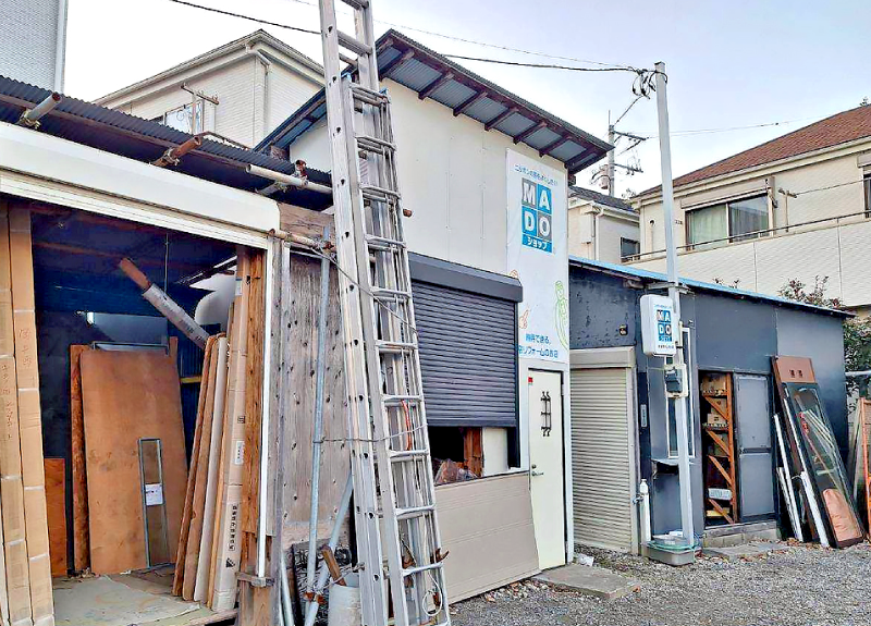 街の玄関ドアやさん新座新堀店店舗写真