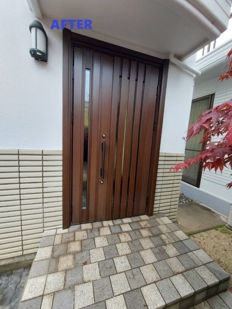 木目調片開き玄関ドア