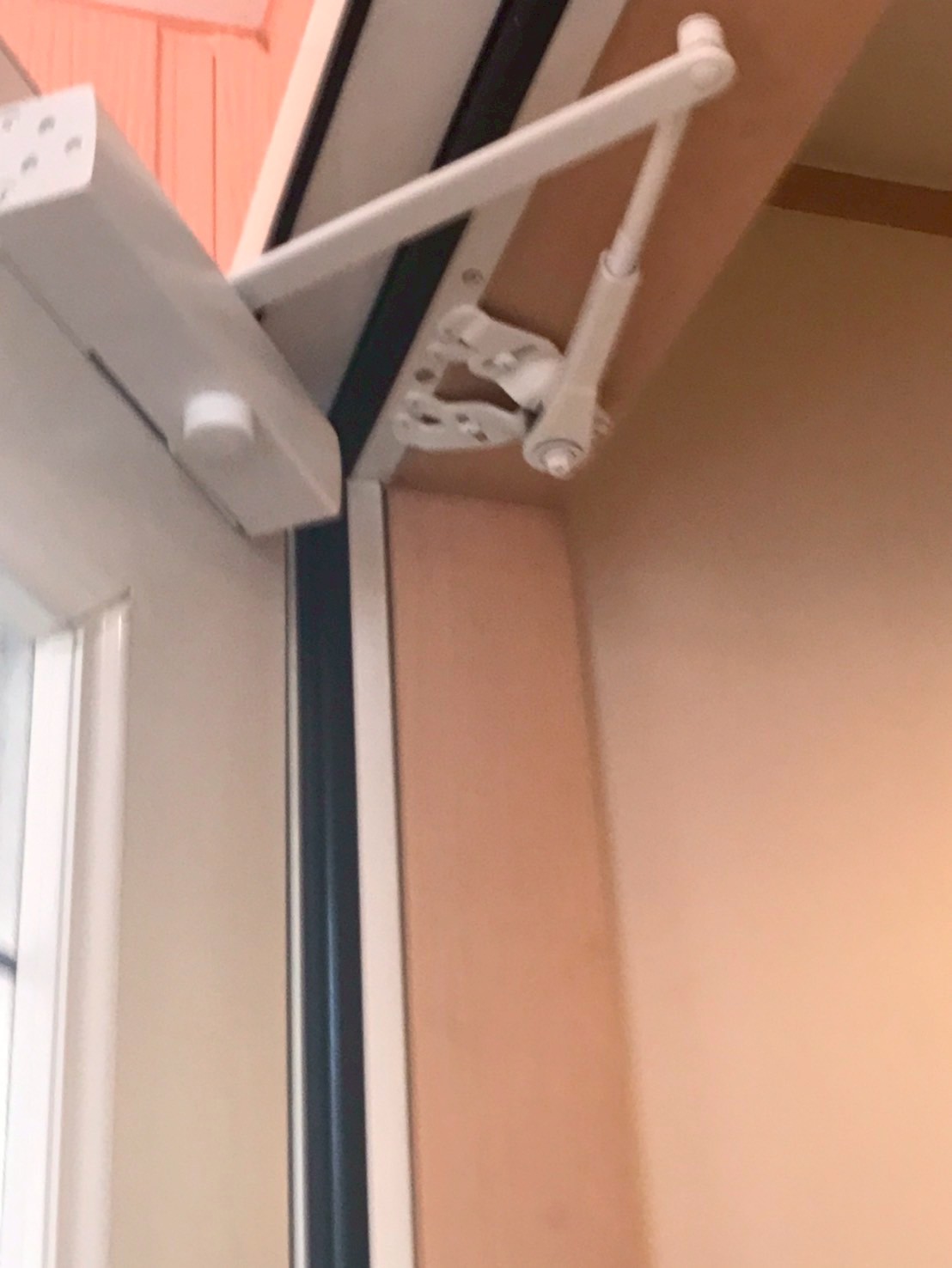 羽生市の皆さま、玄関ドアのトラブルを放置しないで！街の玄関ドアやさん加須鴻茎店で快適な生活を🚪🛠️