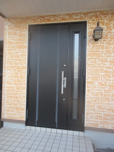 大阪府吹田市にて玄関ドアが劣化してきたので玄関ドアの交換の見積り依頼しました