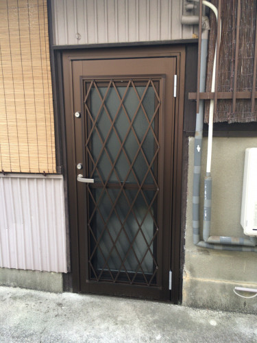 豊橋市で通風機能の付いた勝手口ドアへリフォームをしました。