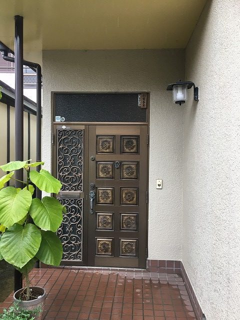 玄関ドア幅