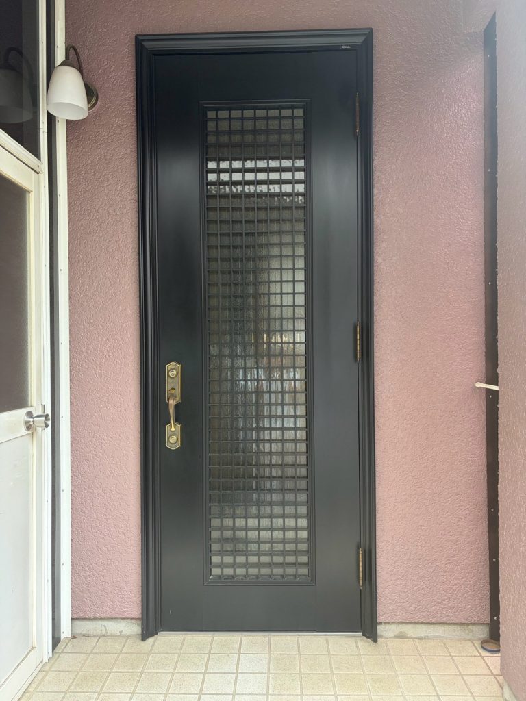 交換前の玄関全景