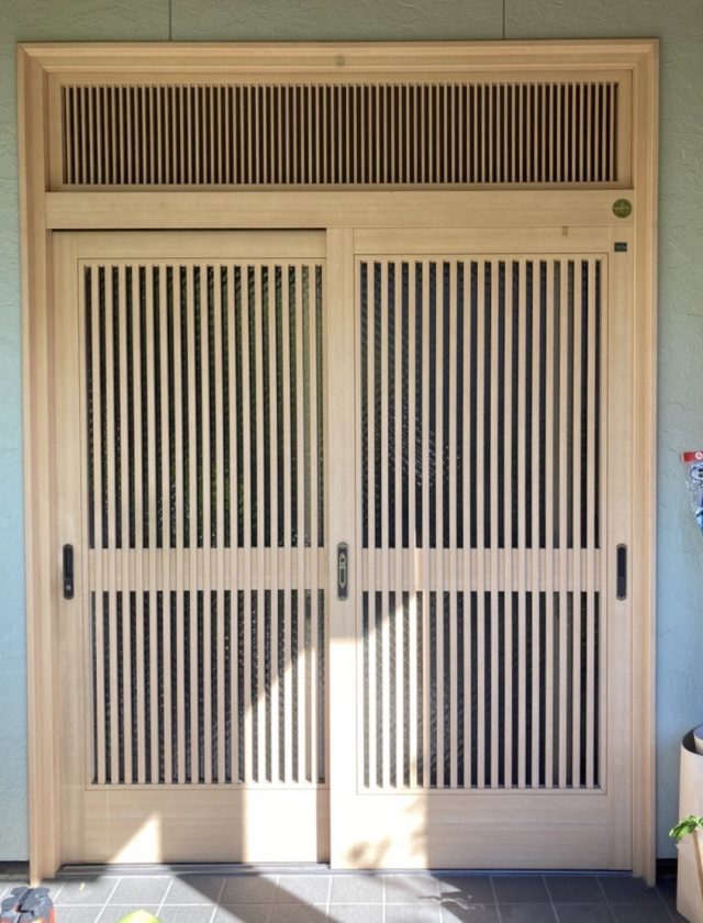 名古屋市玄関引戸交換。施工前。