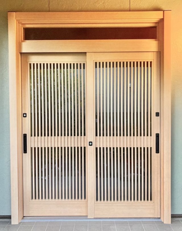 名古屋市玄関引戸交換・リシェント玄関引戸2P11型槇調