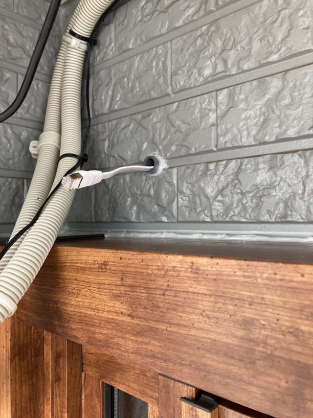 LANケーブル出してあげました