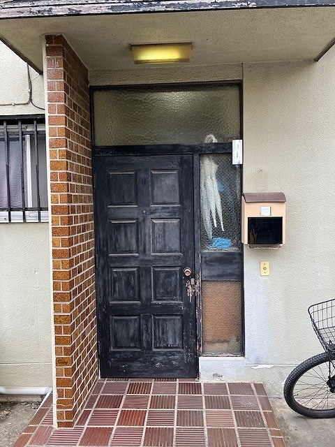 さいたま市大宮区の皆さま、木製ドア袖付きタイプからYKKドアリモ欄間付き親子ドアへ