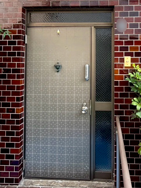 古くなったランマ付き片袖ドア