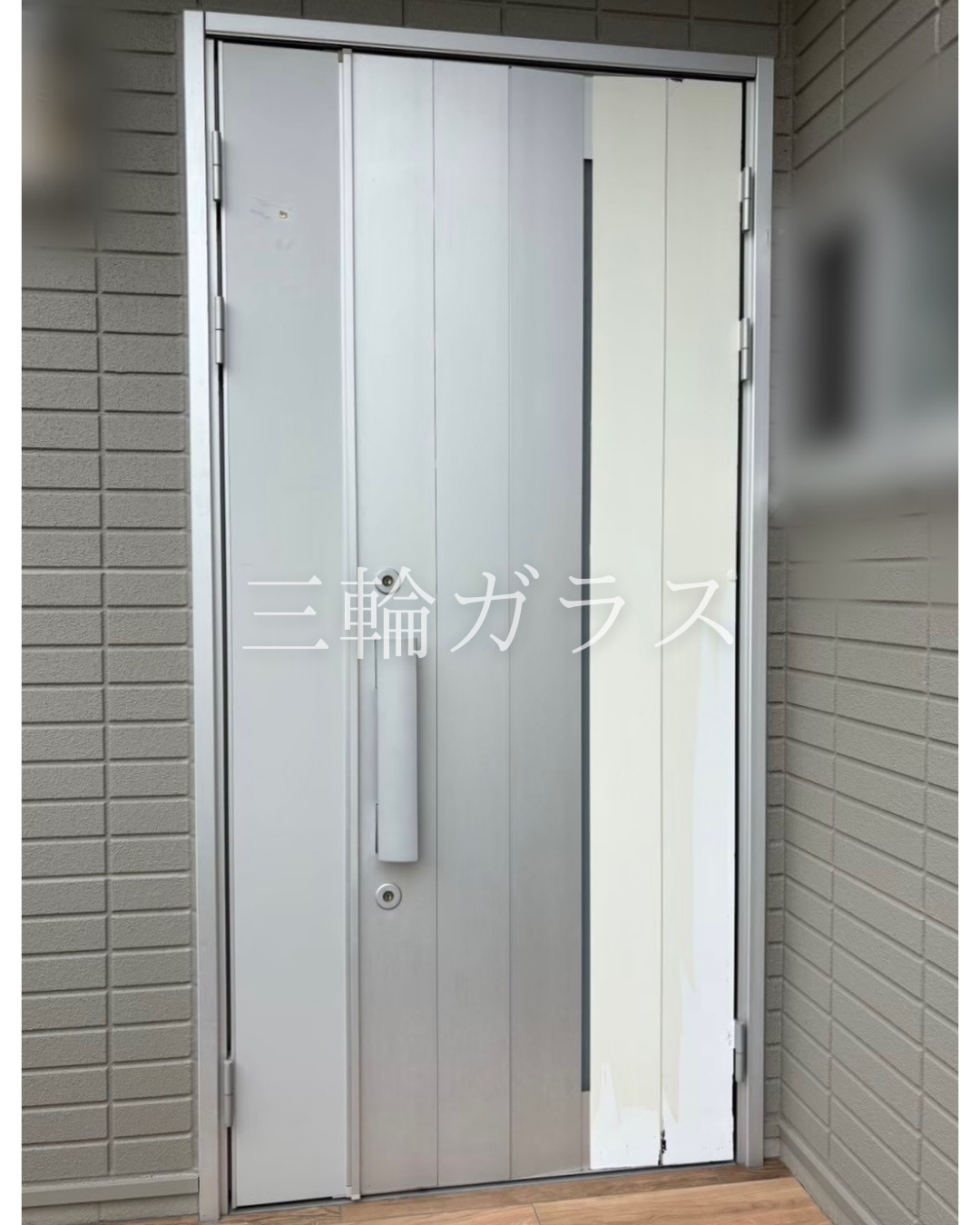 東浦町の玄関ドアのリフォームを街の玄関ドアやさん豊明店三輪ガラスがリフォームしました。