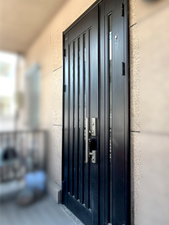 リフォーム前のアルミ製玄関ドア