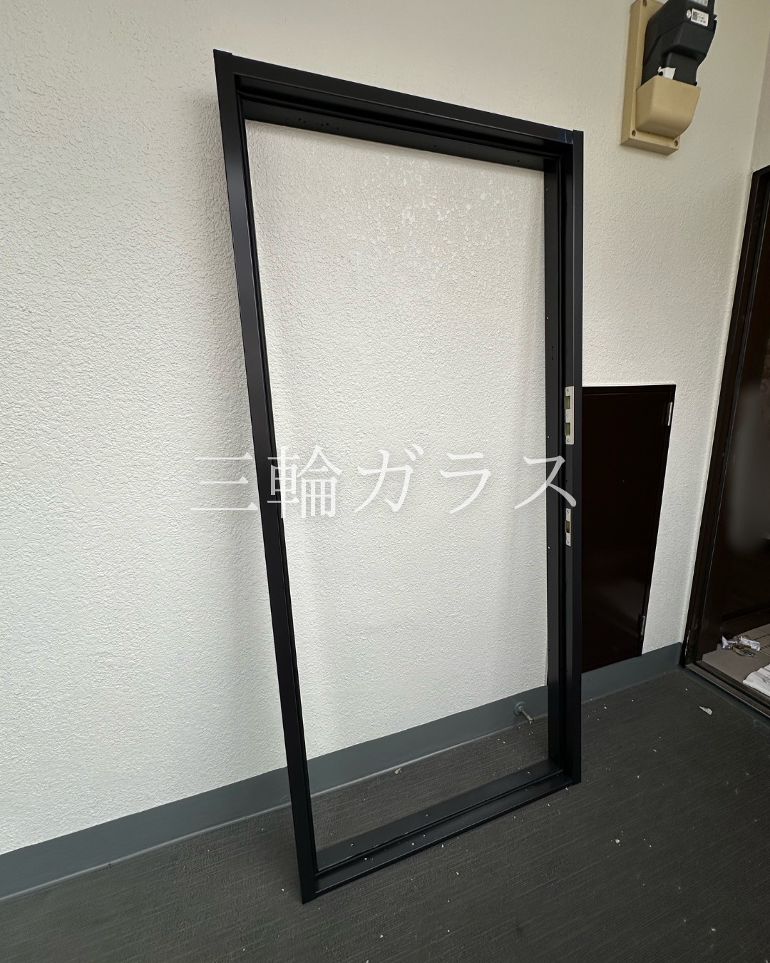 名古屋市の賃貸マンションの玄関ドアをリシェントマンションドアでリフォームしました。