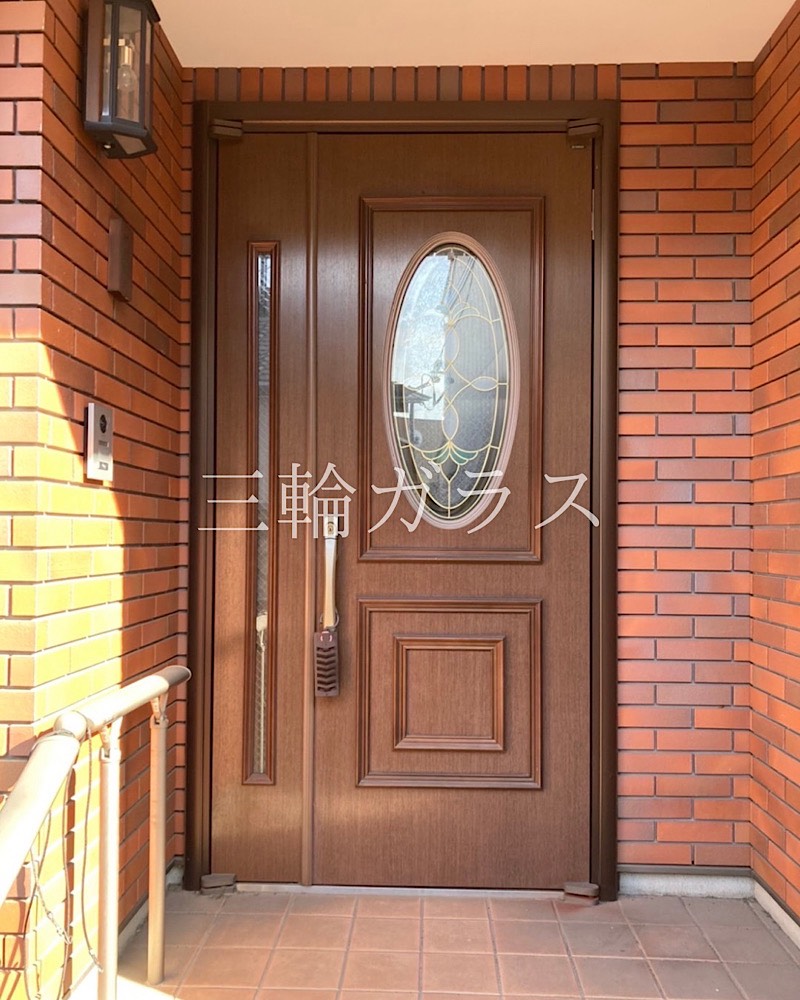 名古屋市にてLIXILリシェント玄関ドア3（防火戸G12型）に交換した施工後の外観