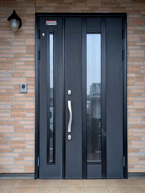 施工前のアルミ調親子ドア