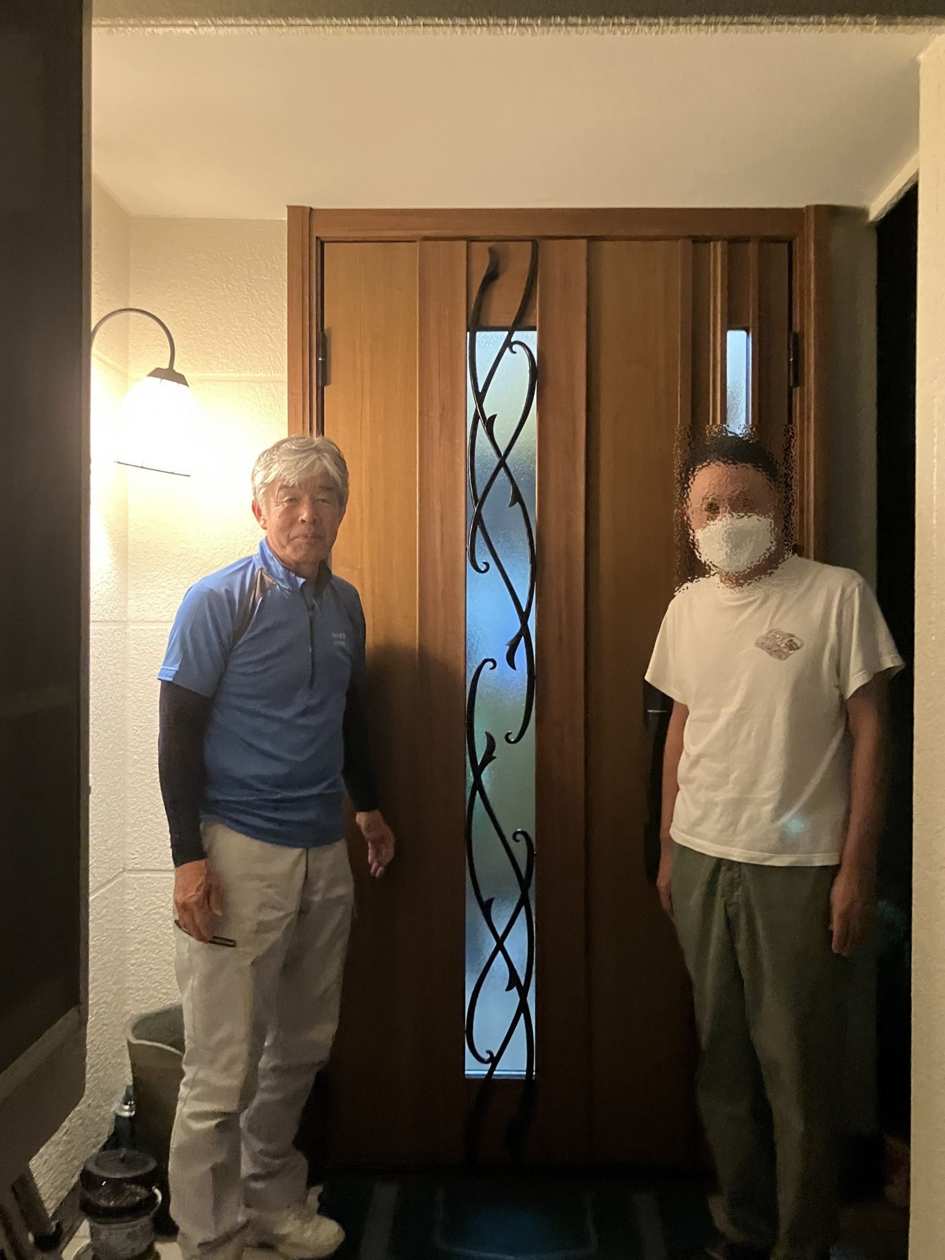 さいたま市南区の皆さま、地域で支える老舗専門店の「安心」。玄関ドアの開閉がスムーズ、デザインもイメージ通り大満足の理由。