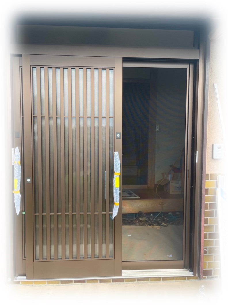 春日部市の皆さま、予算を抑えて玄関トラブルを解消！YKK APドアリモ玄関引戸で快適生活へ🚪💡✨